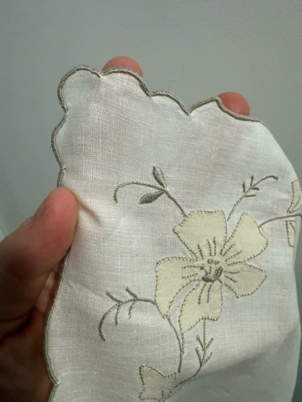 Set of 12 vintage Embroidered Floral Napkins - white with Beige gray Trim